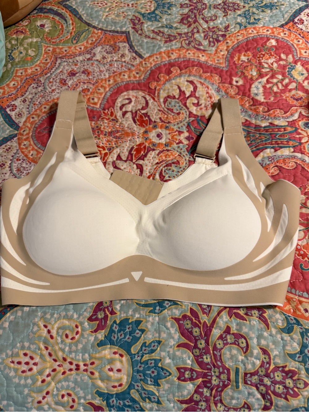 Wireless Comfort Bra in Beige and White — Smooth Support